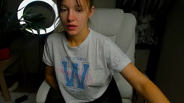 foxy blond online show from 25, 10, 2025