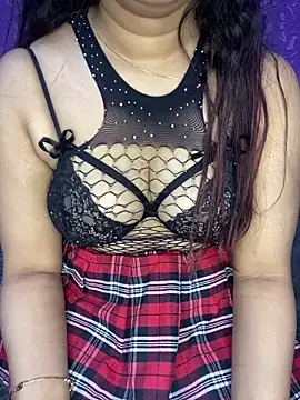 Snapshot of chelsiee1 chatting on 15, 12, 2025 chelsiee1 online show from 15, 12, 2025