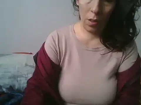 Snapshot of hairygirl80 chatting on 5, 3, 2025 hairygirl80 online show from 5, 3, 2025