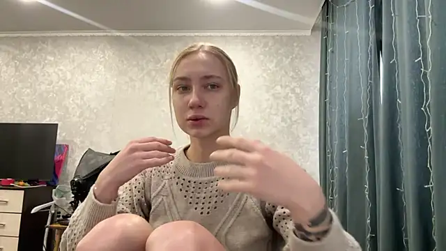 Snapshot of AnneBall chatting on 30, 12, 2024 AnneBall online show from 30, 12, 2024