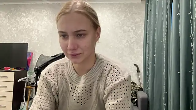 Snapshot of AnneBall chatting on 30, 12, 2024 AnneBall online show from 30, 12, 2024