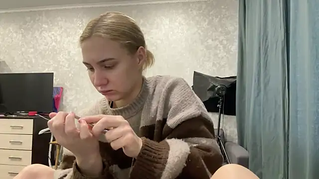Snapshot of AnneBall chatting on 13, 1, 2025 AnneBall online show from 13, 1, 2025