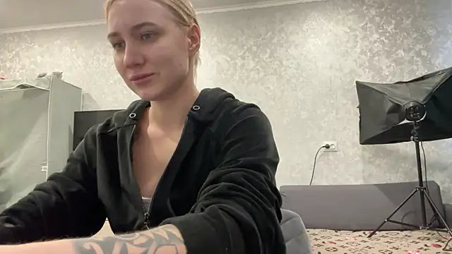 Snapshot of AnneBall chatting on 18, 1, 2025 AnneBall online show from 18, 1, 2025