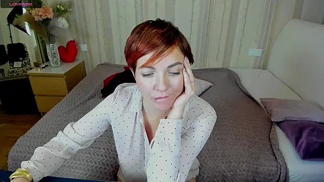 Katherine Fox online show from 1, 2, 2025