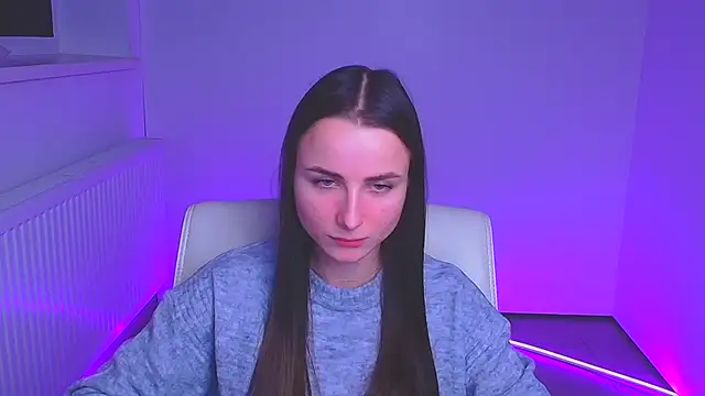 Eva Janee online show from 17, 12, 2024