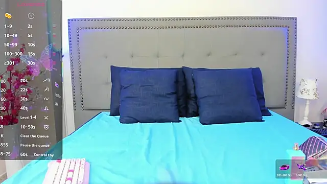 EvaaLovia1 online show from 11, 4, 2026