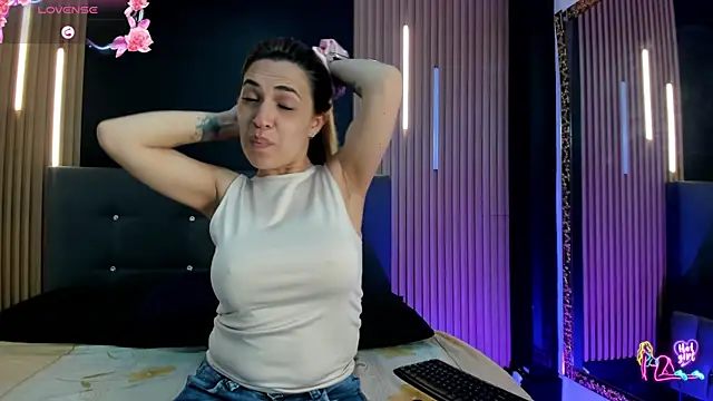 Snapshot of EvaaLovia1 chatting on 19, 6, 2026 EvaaLovia1 online show from 19, 6, 2026
