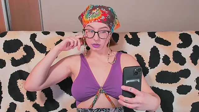 Snapshot of VeronikaKissuchi chatting on 12, 12, 2024 VeronikaKissuchi online show from 12, 12, 2024