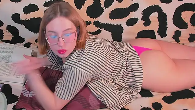 Snapshot of VeronikaKissuchi chatting on 22, 12, 2024 VeronikaKissuchi online show from 22, 12, 2024