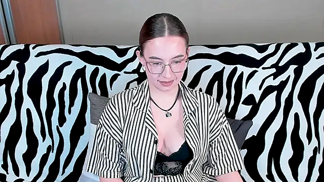 Snapshot of VeronikaKissuchi chatting on 8, 1, 2025 VeronikaKissuchi online show from 8, 1, 2025