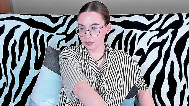 Snapshot of VeronikaKissuchi chatting on 8, 1, 2025 VeronikaKissuchi online show from 8, 1, 2025