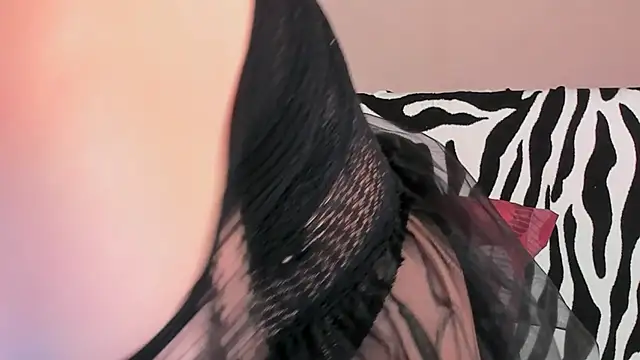 Snapshot of VeronikaKissuchi chatting on 3, 3, 2025 VeronikaKissuchi online show from 3, 3, 2025