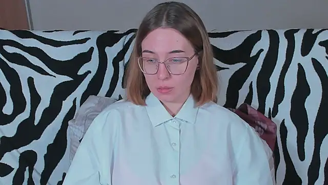 Snapshot of VeronikaKissuchi chatting on 5, 3, 2025 VeronikaKissuchi online show from 5, 3, 2025