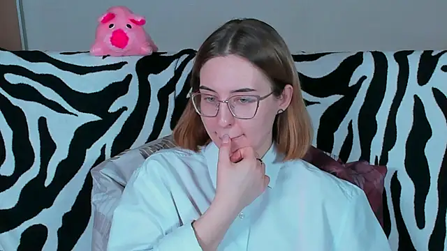 Snapshot of VeronikaKissuchi chatting on 6, 3, 2025 VeronikaKissuchi online show from 6, 3, 2025