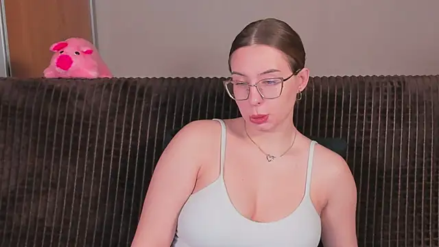 Snapshot of VeronikaKissuchi chatting on 11, 3, 2025 VeronikaKissuchi online show from 11, 3, 2025