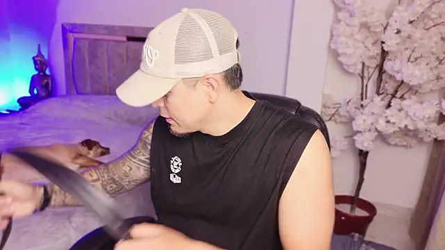 Axel Big cock online show from 23, 6, 2026