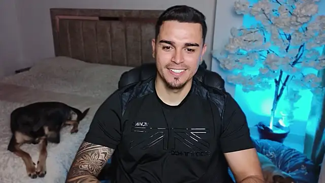Axel Big cock online show from 28, 7, 2026