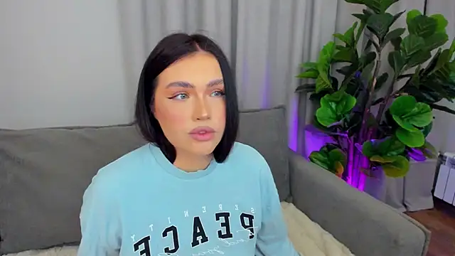 sexyangeloux online show from 15, 4, 2026