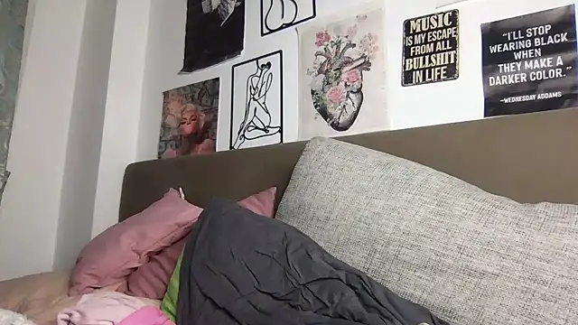 MoonAgnes online show from 27, 11, 2025