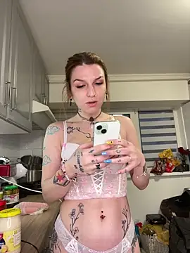 MoonAgnes online show from 11, 4, 2026