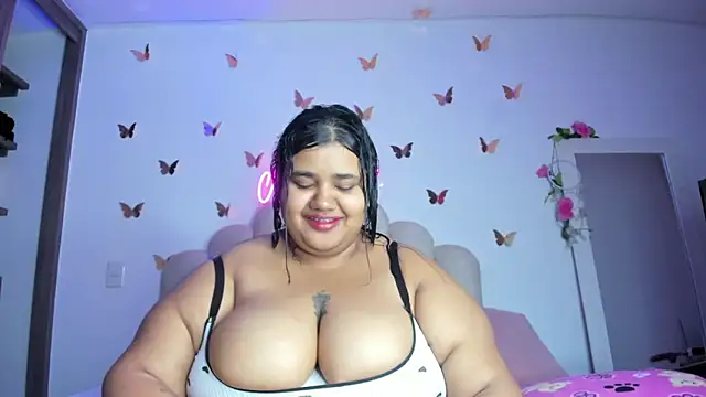 Snapshot of NaomiAsha chatting on 17, 12, 2025 NaomiAsha online show from 17, 12, 2025