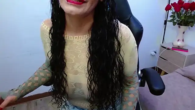 AlexandraJones  online show from 5, 10, 2025