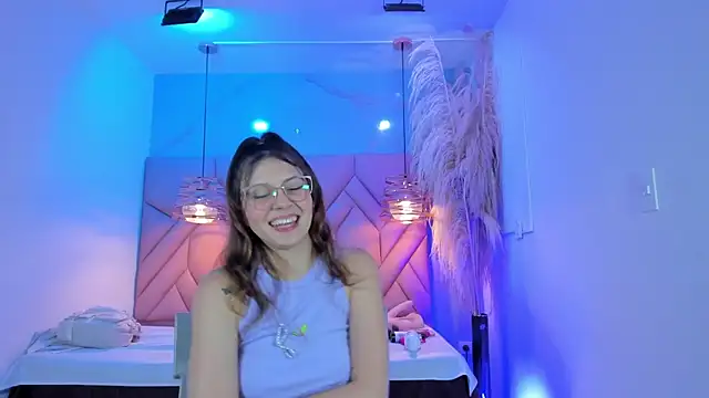 Snapshot of AngelaaCute_ chatting on 26, 2, 2025 AngelaaCute online show from 26, 2, 2025