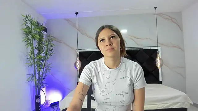 AngelaaCute  online show from 6, 11, 2025