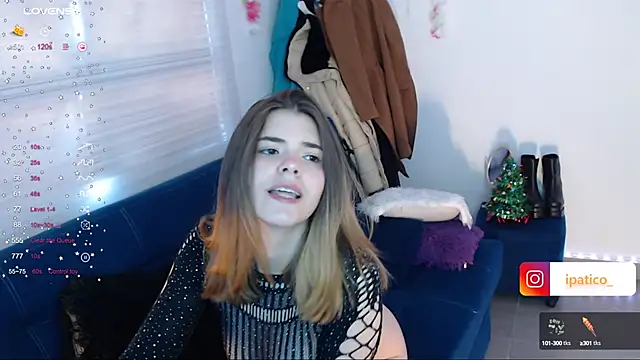 Snapshot of Alex_Camille chatting on 11, 12, 2024 Alex Camille online show from 11, 12, 2024