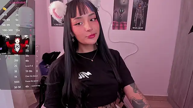 Snapshot of Sweet-bunny1 chatting on 1, 6, 2026 Sweet-bunny1 online show from 1, 6, 2026
