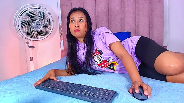 Snapshot of anisha_x chatting on 17, 9, 2025 anisha x online show from 17, 9, 2025