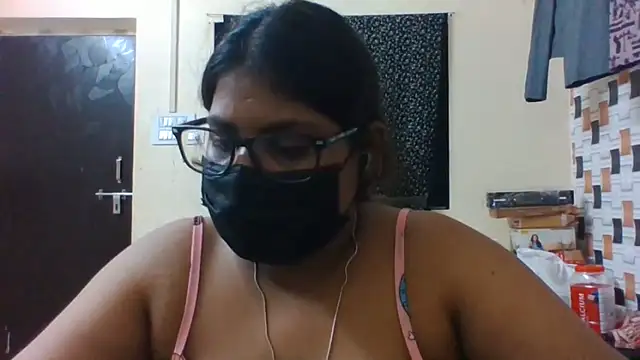 Snapshot of Hotmilfxox chatting on 3, 6, 2026 Hotmilfxox online show from 3, 6, 2026