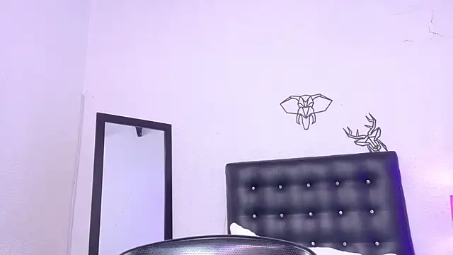 Skinny hottie18 online show from 18, 3, 2025