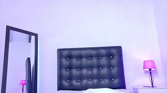 Skinny hottie18 online show from 16, 9, 2025