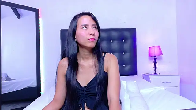 Skinny hottie18 online show from 23, 9, 2025