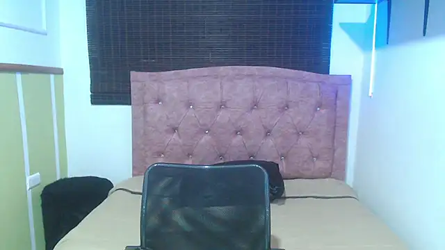 Snapshot of Ruby_Your_Milf chatting on 20, 5, 2026 Ruby Your Milf online show from 20, 5, 2026