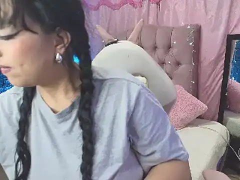 Snapshot of loren_tits24 chatting on 4, 2, 2025 loren tits24 online show from 4, 2, 2025