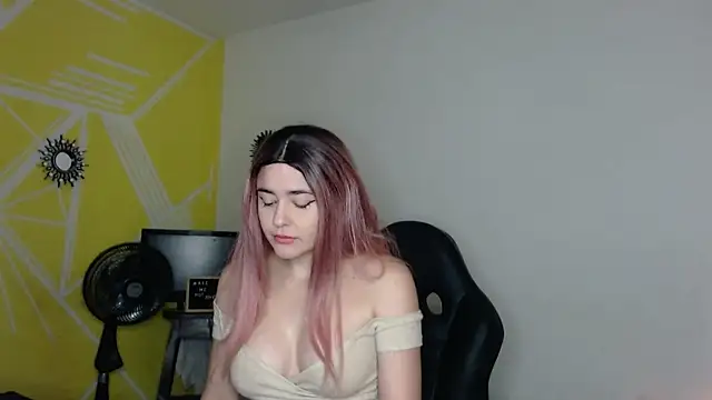 Nikolle Rouss online show from 19, 9, 2025