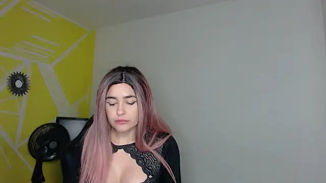 Nikolle Rouss online show from 27, 9, 2025