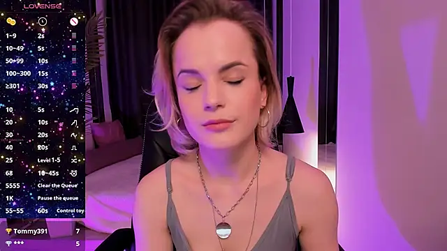 Snapshot of JessicaBeverly chatting on 3, 3, 2025 JessicaBeverly online show from 3, 3, 2025