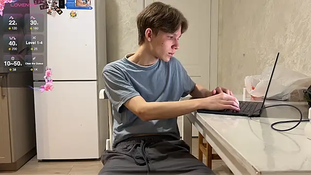 gay boyss online show from 25, 2, 2025