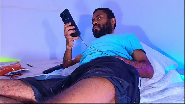 Snapshot of KaelMoreau chatting on 14, 12, 2025 KaelMoreau online show from 14, 12, 2025