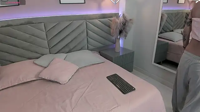 Ary thompson   online show from 28, 1, 2025