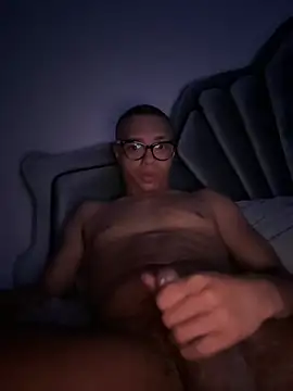 Snapshot of BubbaATL chatting on 31, 12, 2024 BubbaATL online show from 31, 12, 2024