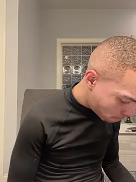 Snapshot of BubbaATL chatting on 28, 10, 2025 BubbaATL online show from 28, 10, 2025