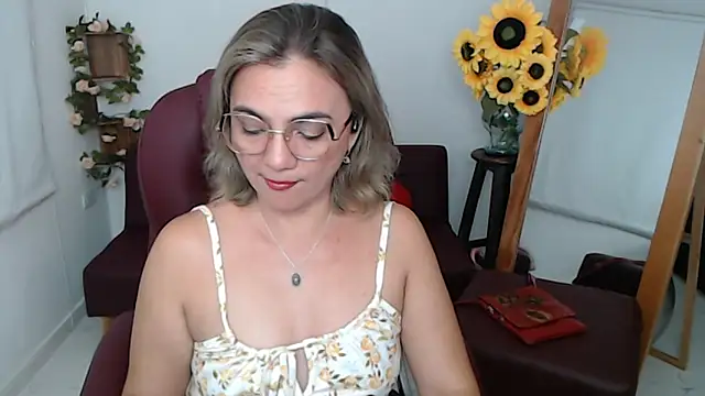 Snapshot of Ghada_milf chatting on 31, 5, 2026 Ghada milf online show from 31, 5, 2026