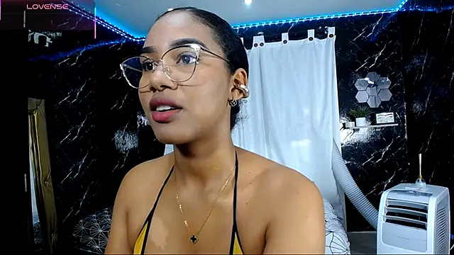 Hillary queen online show from 3, 10, 2025