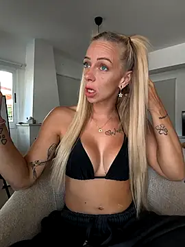 Snapshot of Lexa_xoxo chatting on 10, 5, 2026 Lexa xoxo online show from 10, 5, 2026