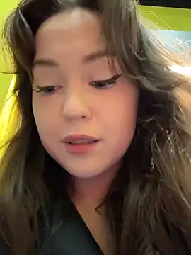 Snapshot of Peachy_Dream chatting on 6, 11, 2025 Peachy Dream online show from 6, 11, 2025