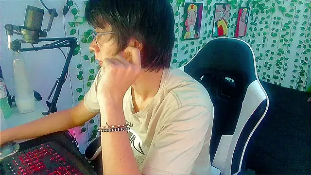 Andy gray online show from 4, 3, 2026